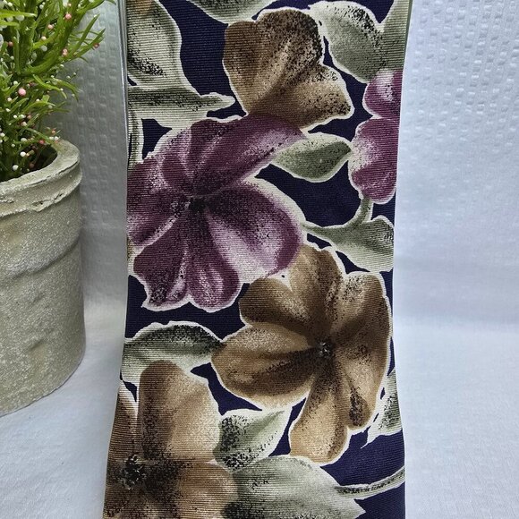 VINTAGE OSCAR DE LA RENTA MENS TIE HIBISCUS FLORAL PURPLE TAN GREEN EUC - Picture 2 of 6